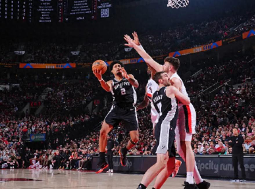 MK体育登录入口-他是NBA现役最强防守教练，年龄和詹姆斯一样大 苦熬15年终迎转正